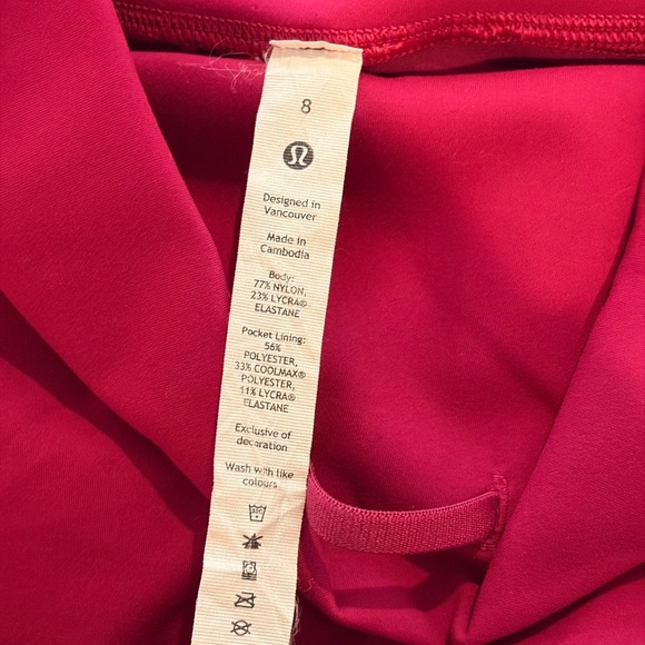 Lululemon shorts size 8 - Picture 2 of 2